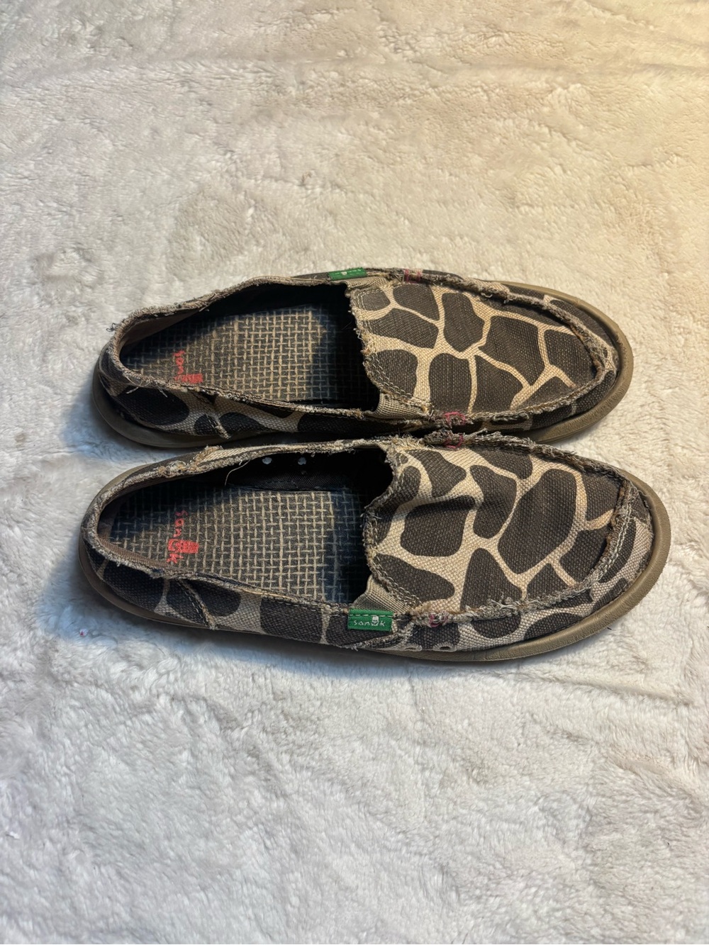 Sanuk Canvas Shoes Size 7 Slip-On Flats Brown Giraffe Animal Print Hemp Loafers - Picture 11 of 13